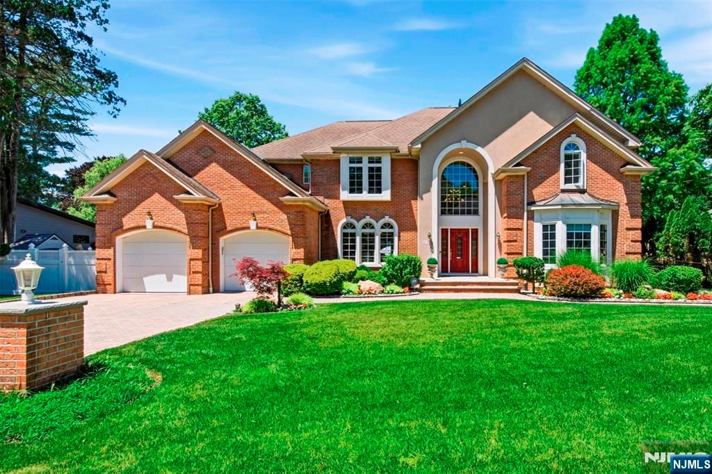 18 Henmar Drive, Closter, NJ 07624