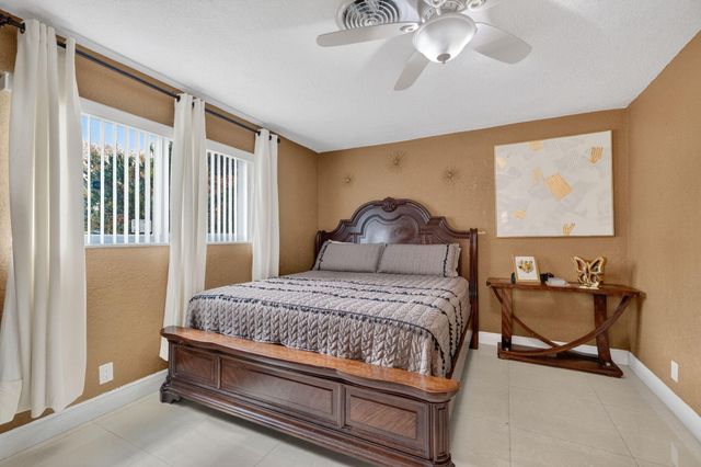 6980 NW 6th Street, Plantation, FL 33317