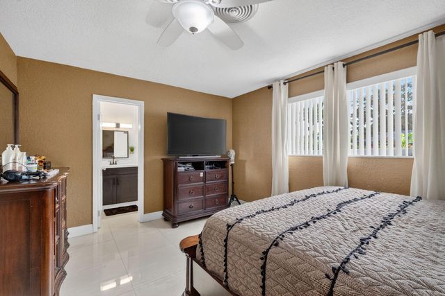 6980 NW 6th Street, Plantation, FL 33317