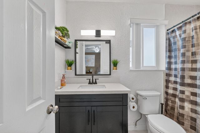 6980 NW 6th Street, Plantation, FL 33317