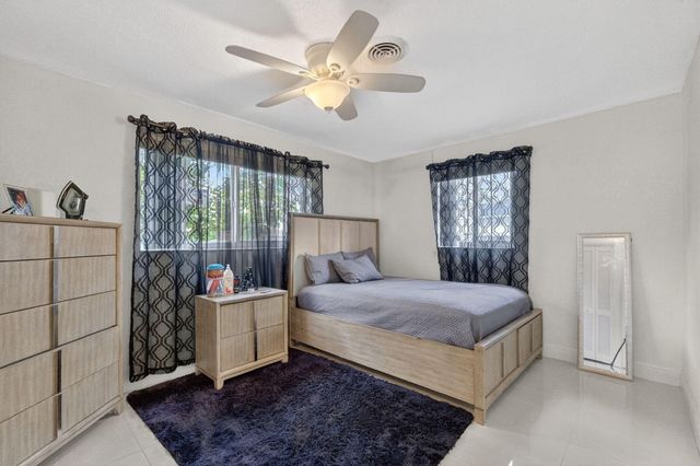 6980 NW 6th Street, Plantation, FL 33317