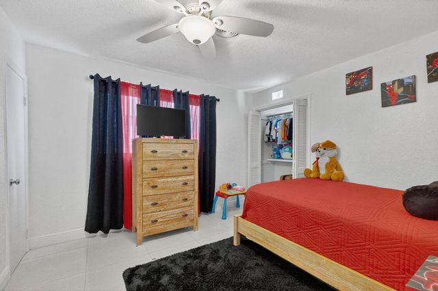 6980 NW 6th Street, Plantation, FL 33317