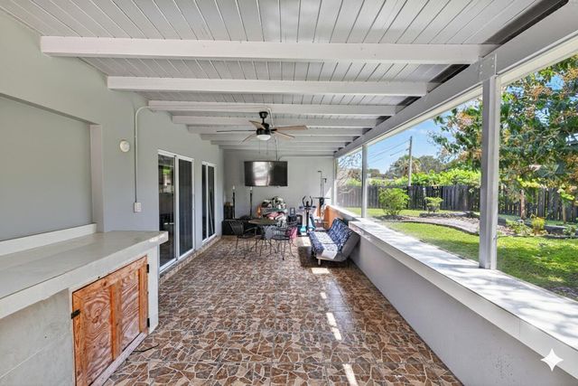 6980 NW 6th Street, Plantation, FL 33317