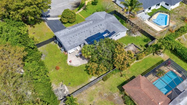 6980 NW 6th Street, Plantation, FL 33317