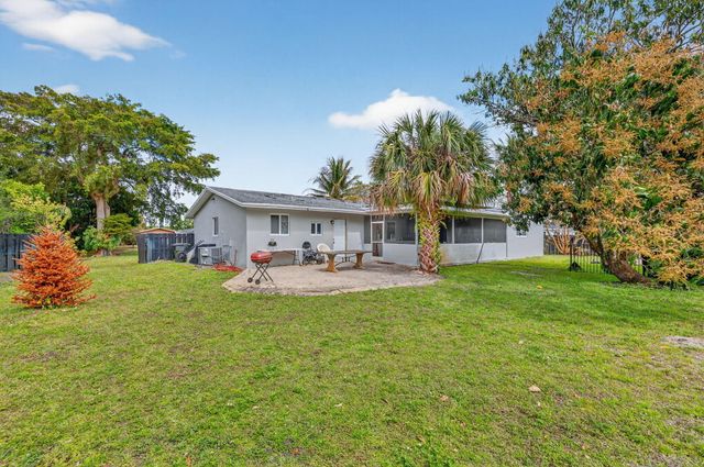 6980 NW 6th Street, Plantation, FL 33317