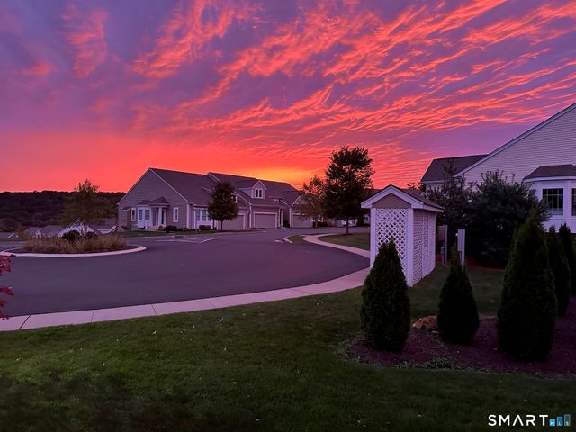 731 Championship Drive 731, Oxford, CT 06478