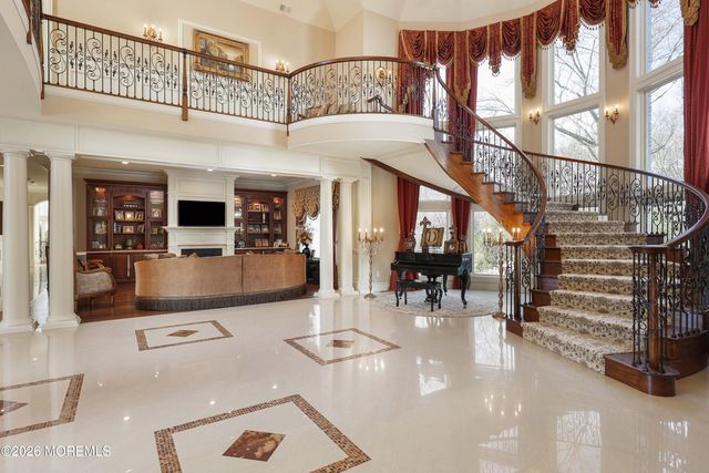 19 Embry Farm Road, Marlboro, NJ 07746