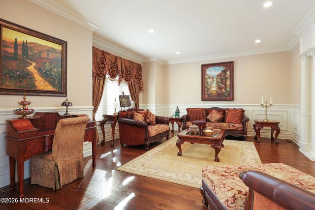 19 Embry Farm Road, Marlboro, NJ 07746