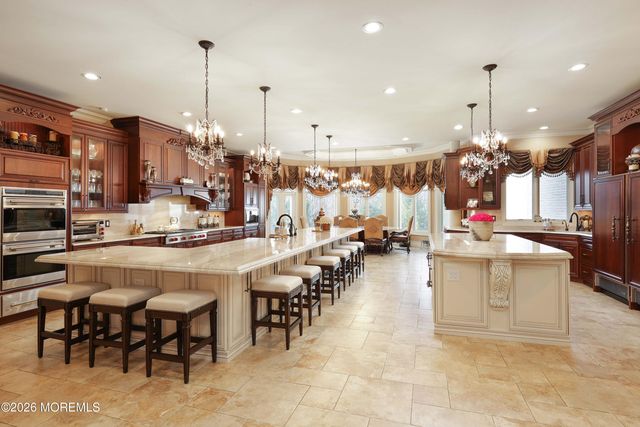 19 Embry Farm Road, Marlboro, NJ 07746