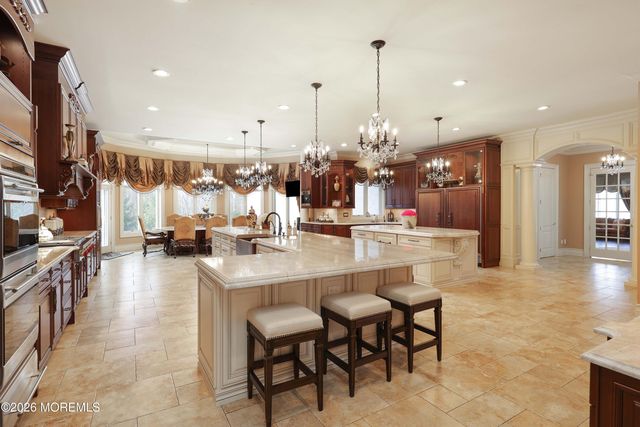 19 Embry Farm Road, Marlboro, NJ 07746