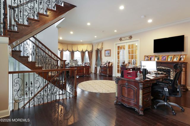 19 Embry Farm Road, Marlboro, NJ 07746