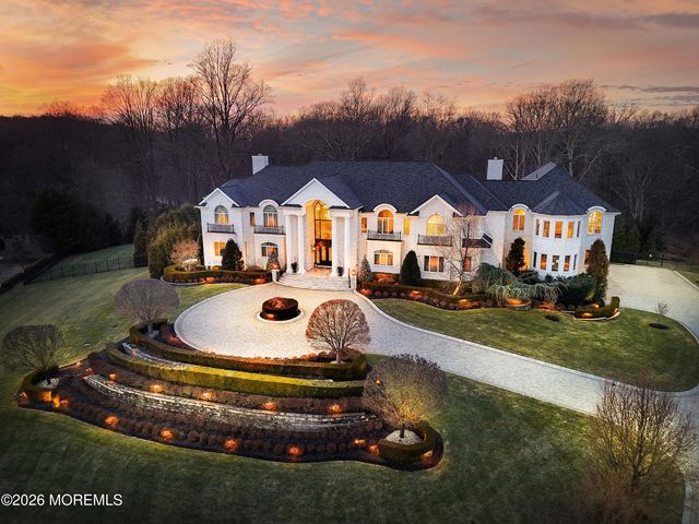 19 Embry Farm Road, Marlboro, NJ 07746