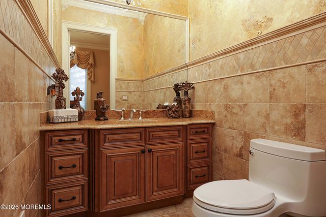 19 Embry Farm Road, Marlboro, NJ 07746