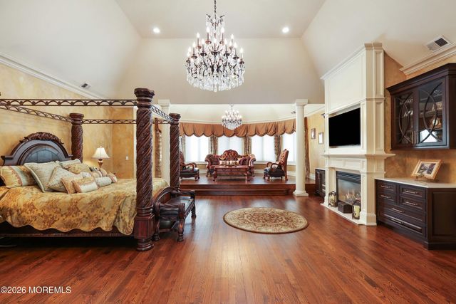 19 Embry Farm Road, Marlboro, NJ 07746