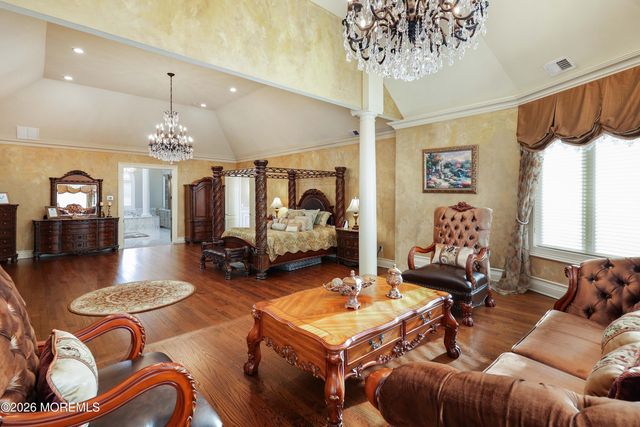 19 Embry Farm Road, Marlboro, NJ 07746