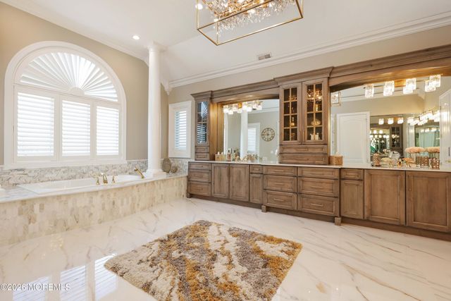 19 Embry Farm Road, Marlboro, NJ 07746