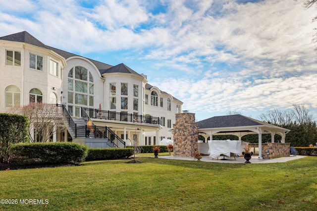 19 Embry Farm Road, Marlboro, NJ 07746