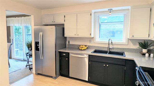 2037 NE Ridgewood Drive, Poulsbo, WA 98370