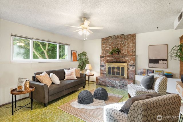 2037 NE Ridgewood Drive, Poulsbo, WA 98370