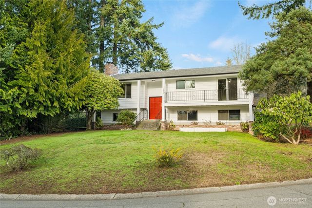 2037 NE Ridgewood Drive, Poulsbo, WA 98370