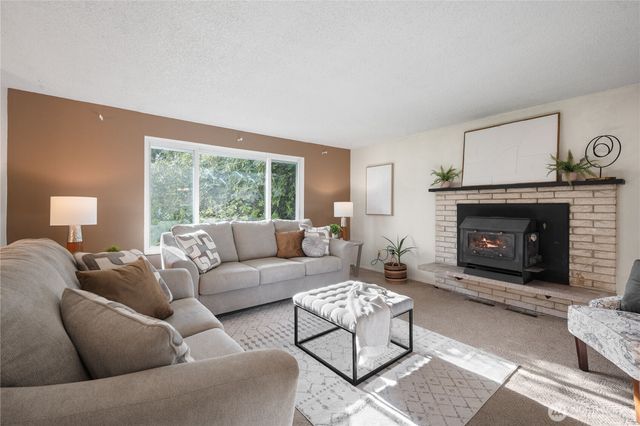 2037 NE Ridgewood Drive, Poulsbo, WA 98370