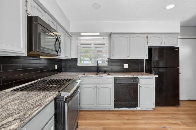 6741 Steiner Dr, Sacramento, CA 95823