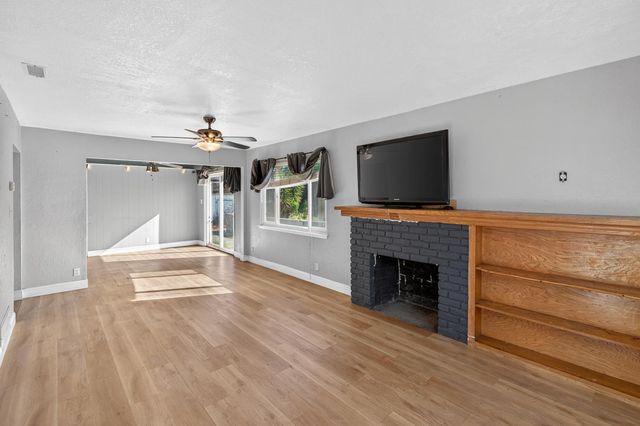 6741 Steiner Dr, Sacramento, CA 95823