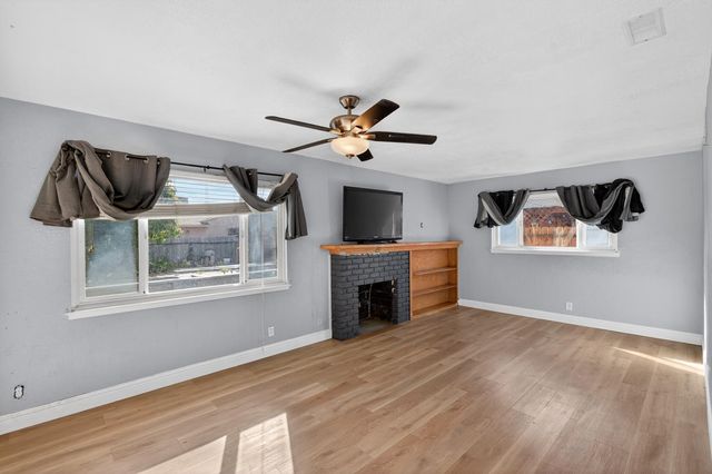 6741 Steiner Dr, Sacramento, CA 95823