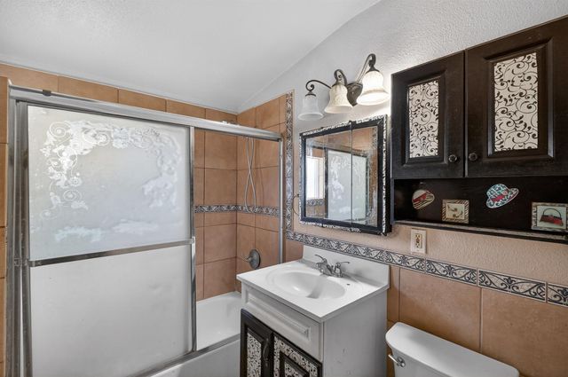 6741 Steiner Dr, Sacramento, CA 95823