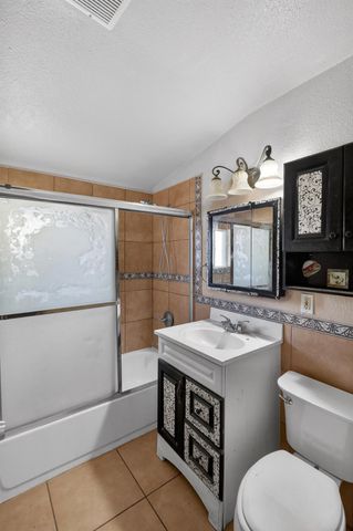 6741 Steiner Dr, Sacramento, CA 95823