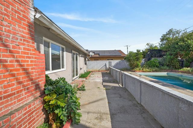 6741 Steiner Dr, Sacramento, CA 95823