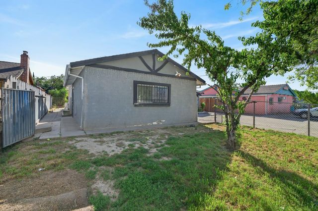 6741 Steiner Dr, Sacramento, CA 95823