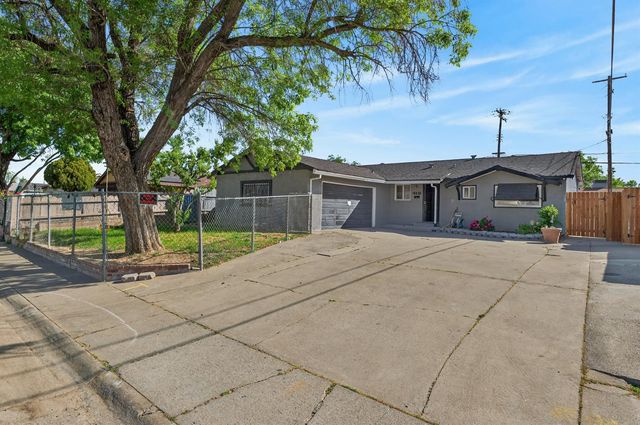 6741 Steiner Dr, Sacramento, CA 95823