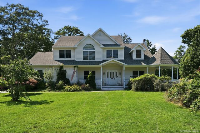 204 Melrose Parkway, Patchogue, NY 11772
