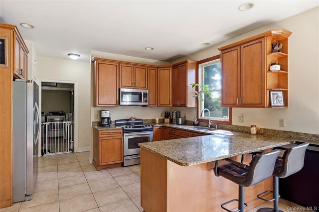 204 Melrose Parkway, Patchogue, NY 11772