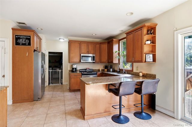 204 Melrose Parkway, Patchogue, NY 11772