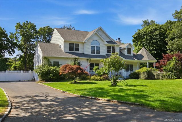 204 Melrose Parkway, Patchogue, NY 11772