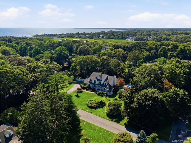 204 Melrose Parkway, Patchogue, NY 11772