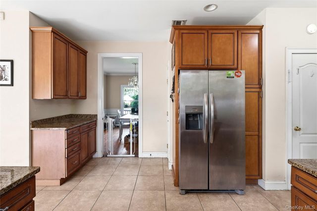 204 Melrose Parkway, Patchogue, NY 11772