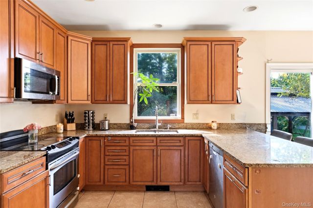 204 Melrose Parkway, Patchogue, NY 11772