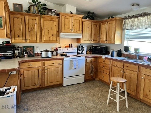 1203 Duncan Road, Belgrade, MT 59718