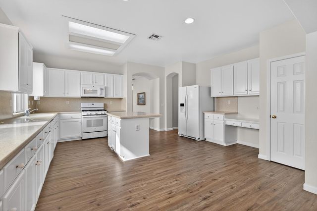 4093 Pine Lake Cir, Stockton, CA 95219