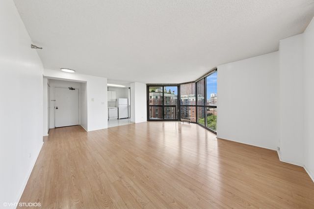 33 W Delaware Place 10K, Chicago, IL 60610