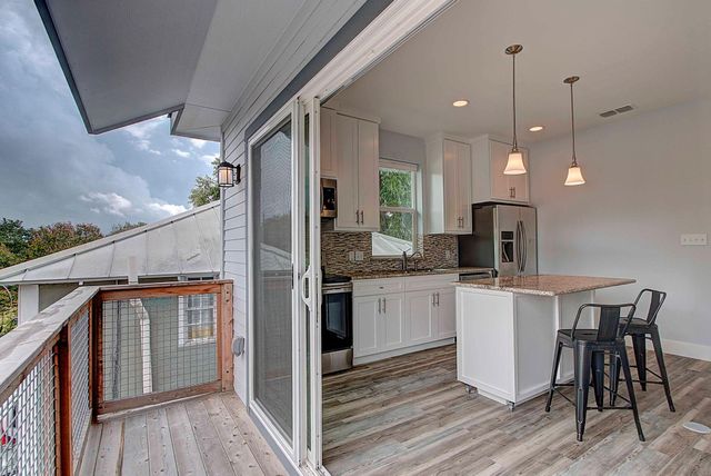 806 W LIVE OAK ST 2, Austin, TX 78704