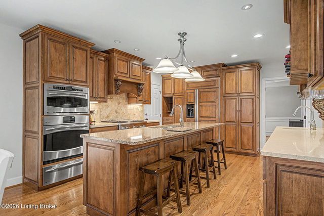 7611 Wolfspring Ct, Louisville, KY 40241