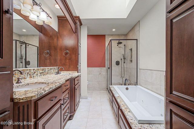 7611 Wolfspring Ct, Louisville, KY 40241