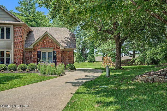 7611 Wolfspring Ct, Louisville, KY 40241