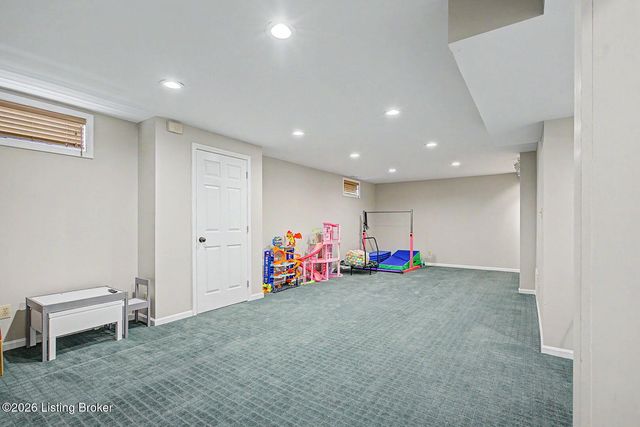 7611 Wolfspring Ct, Louisville, KY 40241