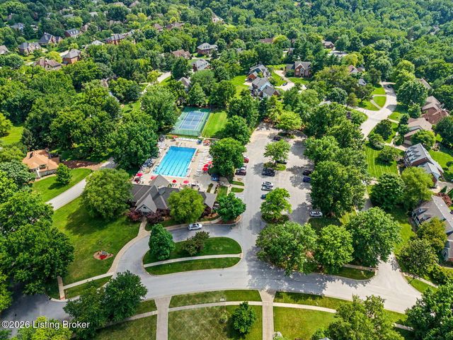 7611 Wolfspring Ct, Louisville, KY 40241
