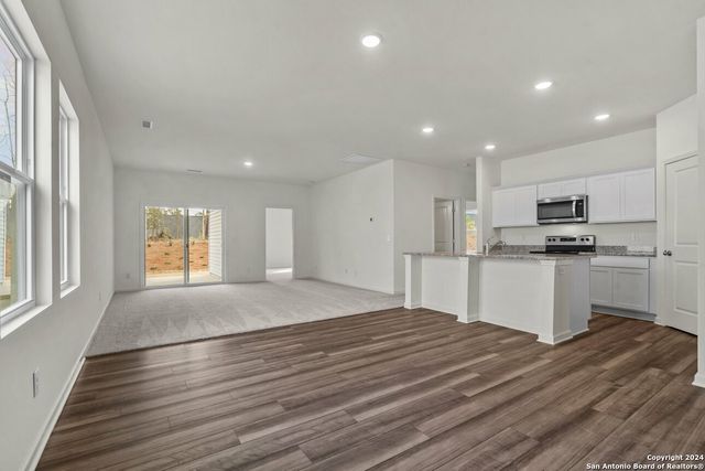 128 Dionicio Loop, Seguin, TX 78155